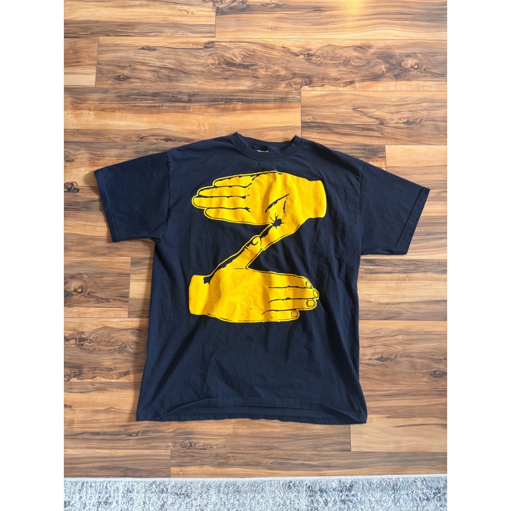 Fruit of the Loom Heavy Cotton Mens XL Black Yellow Hands Z Graphic T-Shirt